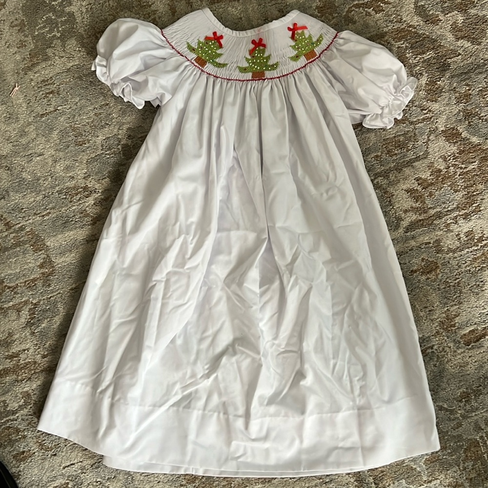 NOLA smocked NWOT hand smocked and embroidered Christmas Tree Dress 2T 🎄🎄